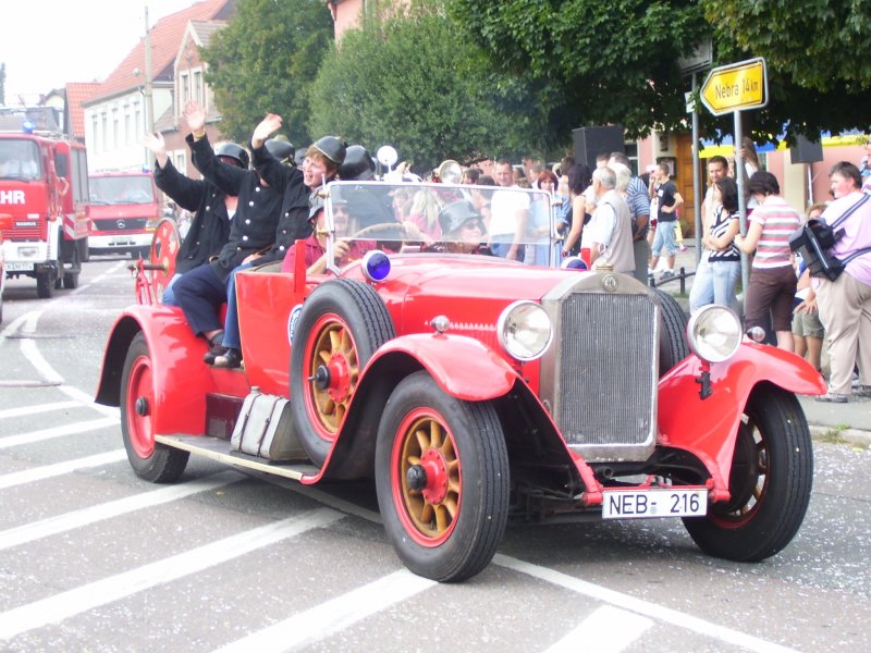 Feuerwehr Balgst dt mit MercedesBenzOldtimer Typ N rburg 460 Baujahr 1929